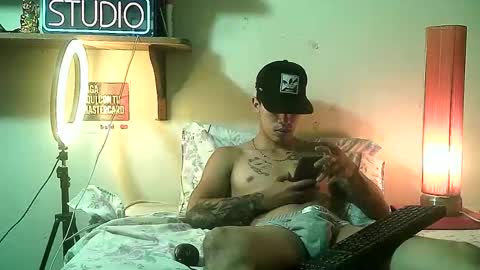 Snapshot of yeisoncastellanos1999 chatting on May 28, 5:43 pm yeisoncastellanos1999 online show from May 28, 5:43 pm