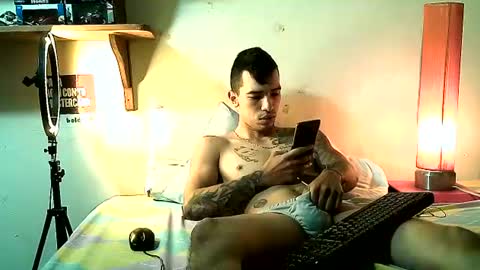 yeisoncastellanos1999 online show from August 5, 3:37 pm