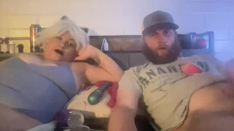 Jennmike online show from May 1, 7:46 am