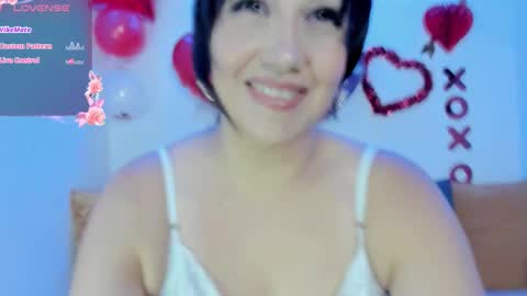 Yelena Owens online show from February 17, 1:25 am