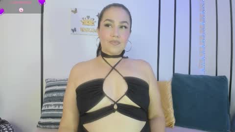 Yelena Owens online show from September 17, 1:51 am