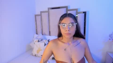 Yeli Amber online show from November 3, 4:14 am