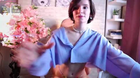 Snapshot of yellow_songbird chatting on February 8, 6:12 pm Liya online show from February 8, 6:12 pm