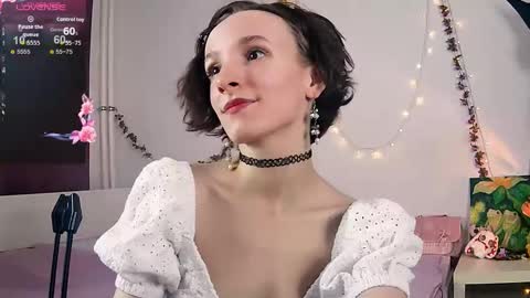 Snapshot of yellow_songbird chatting on October 17, 3:14 pm Liya online show from October 17, 3:14 pm