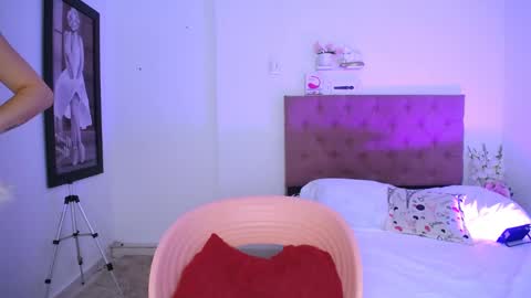 Snapshot of yemfairymcry chatting on December 28, 7:22 pm YEM online show from December 28, 7:22 pm
