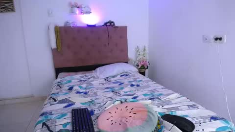 Snapshot of yemfairymcry chatting on March 3, 6:55 pm YEM online show from March 3, 6:55 pm