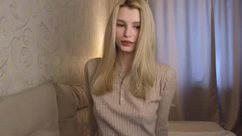 Snapshot of yennaone chatting on February 5, 5:34 am Yenna online show from February 5, 5:34 am