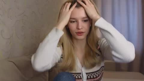 Snapshot of yennaone chatting on February 26, 5:06 am Yenna online show from February 26, 5:06 am