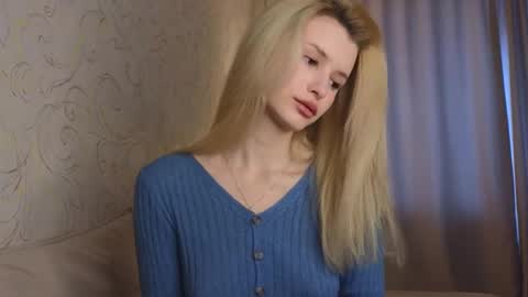 Snapshot of yennaone chatting on March 4, 4:29 am Yenna online show from March 4, 4:29 am