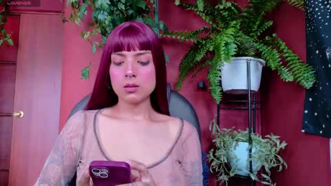Snapshot of yeriawaddell_ chatting on April 10, 8:24 pm yeriawaddell online show from April 10, 8:24 pm