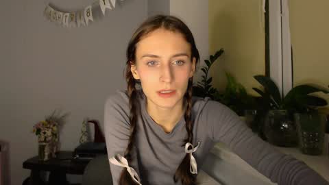 Zoe online show from February 1, 9:29 pm