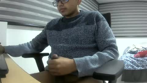 Snapshot of yesidxxx123_ chatting on June 29, 5:03 am yesidxxx123_ online show from June 29, 5:03 am
