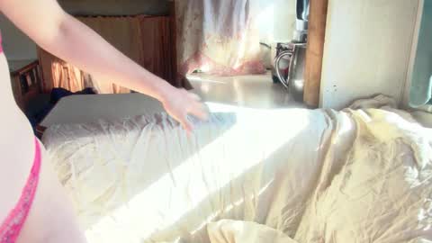 Snapshot of yespleasemerci chatting on January 19, 4:00 pm Brienne online show from January 19, 4:00 pm