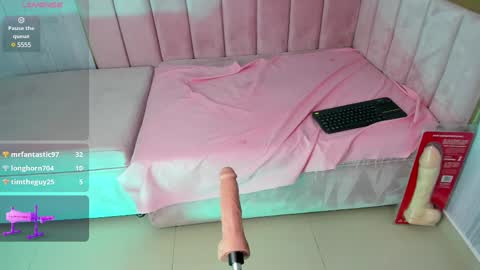 Snapshot of yess__daddy chatting on February 15, 1:27 pm yess__daddy online show from February 15, 1:27 pm