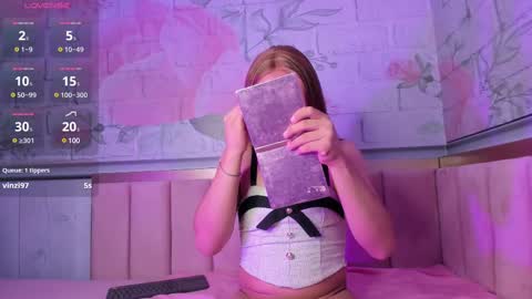 Snapshot of yess__daddy chatting on February 18, 1:11 pm yess__daddy online show from February 18, 1:11 pm