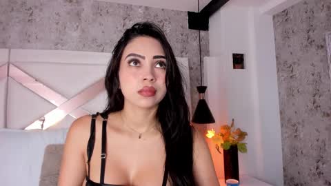 Snapshot of yessica_monteiro chatting on September 16, 12:28 pm Yessica online show from September 16, 12:28 pm