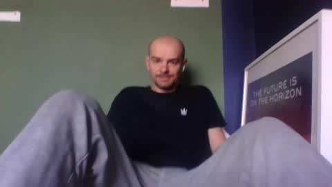 yewloo online show from November 7, 6:57 am