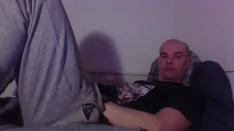 yewloo online show from February 14, 6:59 pm