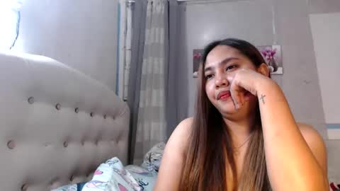 yhang_slut online show from December 2, 10:39 am