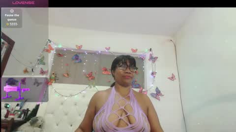 Yhazan Blake online show from October 31, 4:02 am