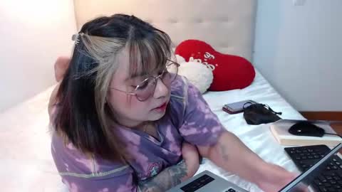 Snapshot of yini_angel07 chatting on November 7, 11:38 pm hii i am yini online show from November 7, 11:38 pm