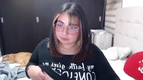 Snapshot of yini_angel07 chatting on June 22, 4:20 am hii i am yini online show from June 22, 4:20 am