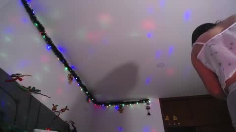 Yiny online show from December 27, 10:12 am