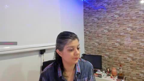 Snapshot of yinyyanghot chatting on November 25, 4:01 am yinyyanghot online show from November 25, 4:01 am