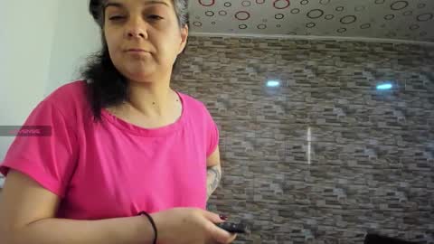 Snapshot of yinyyanghot chatting on December 5, 10:13 am yinyyanghot online show from December 5, 10:13 am