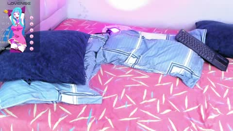 Yiovanna online show from February 8, 3:42 pm