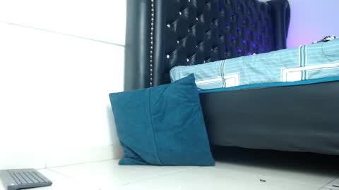 Yiovanna online show from February 20, 11:54 pm