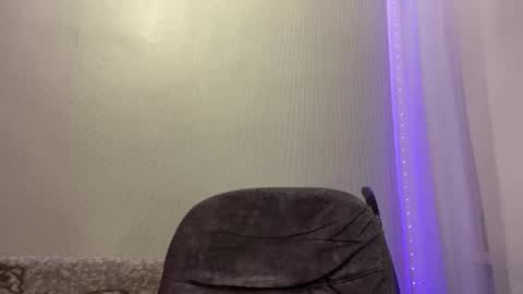 Snapshot of yireisdorf chatting on February 28, 7:37 pm Kristi online show from February 28, 7:37 pm