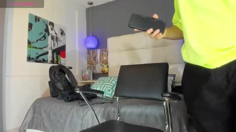 Snapshot of yiyo10_ chatting on January 5, 4:58 am Yiyo online show from January 5, 4:58 am