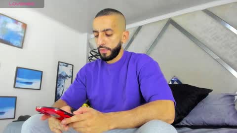 Snapshot of yiyo10_ chatting on March 6, 3:24 am Yiyo online show from March 6, 3:24 am