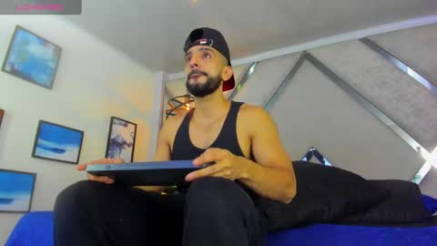 Snapshot of yiyo10_ chatting on March 11, 4:10 am Yiyo online show from March 11, 4:10 am