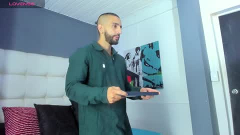 Snapshot of yiyo10_ chatting on October 9, 3:59 am Yiyo online show from October 9, 3:59 am