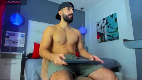 Yiyo online show from February 15, 4:42 am