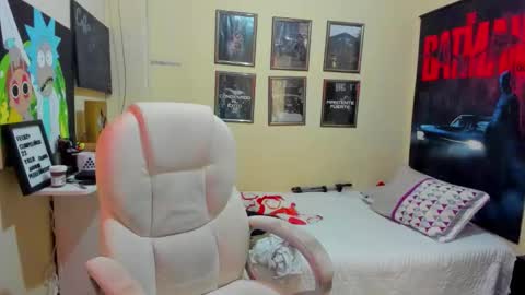 yker online show from October 5, 3:43 pm