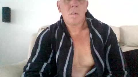 Snapshot of ykk769 chatting on September 18, 6:15 am ykk769 online show from September 18, 6:15 am