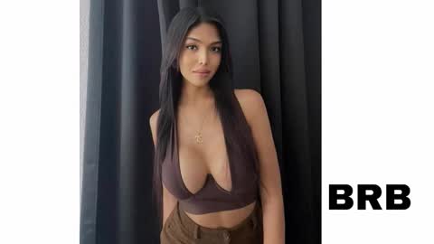 ylonagrae online show from December 18, 11:11 pm