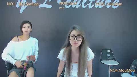 Snapshot of ylwh001 chatting on September 14, 3:27 am ylwh001 online show from September 14, 3:27 am