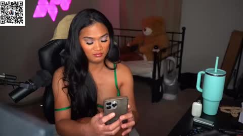 Palmela Handerson online show from February 15, 9:05 am