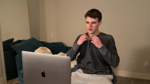 yngdesire1 online show from December 23, 7:28 am