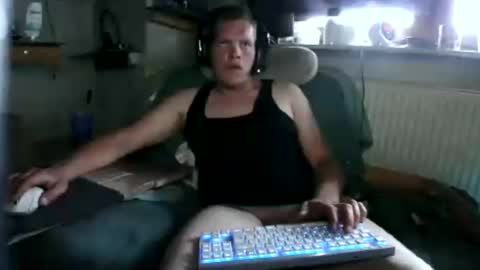 Snapshot of ynghotgerman92 chatting on June 12, 6:29 pm ynghotgerman92 online show from June 12, 6:29 pm