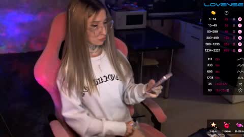     online show from December 14, 2:01 am