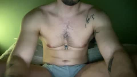 Snapshot of yngspaniard chatting on January 6, 11:42 pm yngspaniard online show from January 6, 11:42 pm