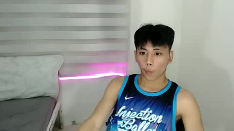 Snapshot of ynotyu chatting on October 4, 3:32 pm ynotyu online show from October 4, 3:32 pm