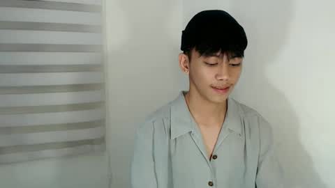 Snapshot of ynotyu chatting on October 17, 3:36 pm ynotyu online show from October 17, 3:36 pm