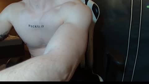 Snapshot of yo__an chatting on January 7, 9:57 pm Yo an online show from January 7, 9:57 pm