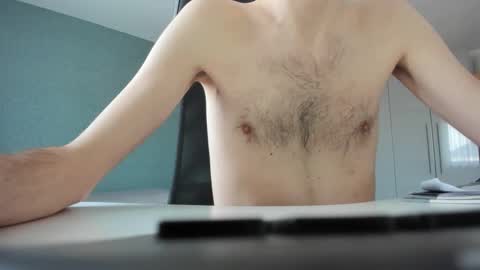 Snapshot of yoda130305 chatting on February 22, 3:14 pm yoda130305 online show from February 22, 3:14 pm